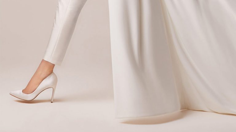 Rompe las reglas: 5 formas de utilizar pantalones blancos y lucir espectacular el día de tu boda